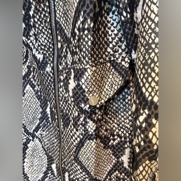 Diane Von Furstenberg Women’s 10 Snake Print Wool & Silk Long Jacket Coat - Picture 4 of 14